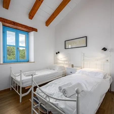 Rovo Villa *